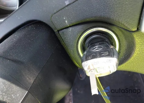 2013 Mercedes-Benz C-Class C 250 z USA, uszkodzony, nr VIN WDDGF4HB2DR267397